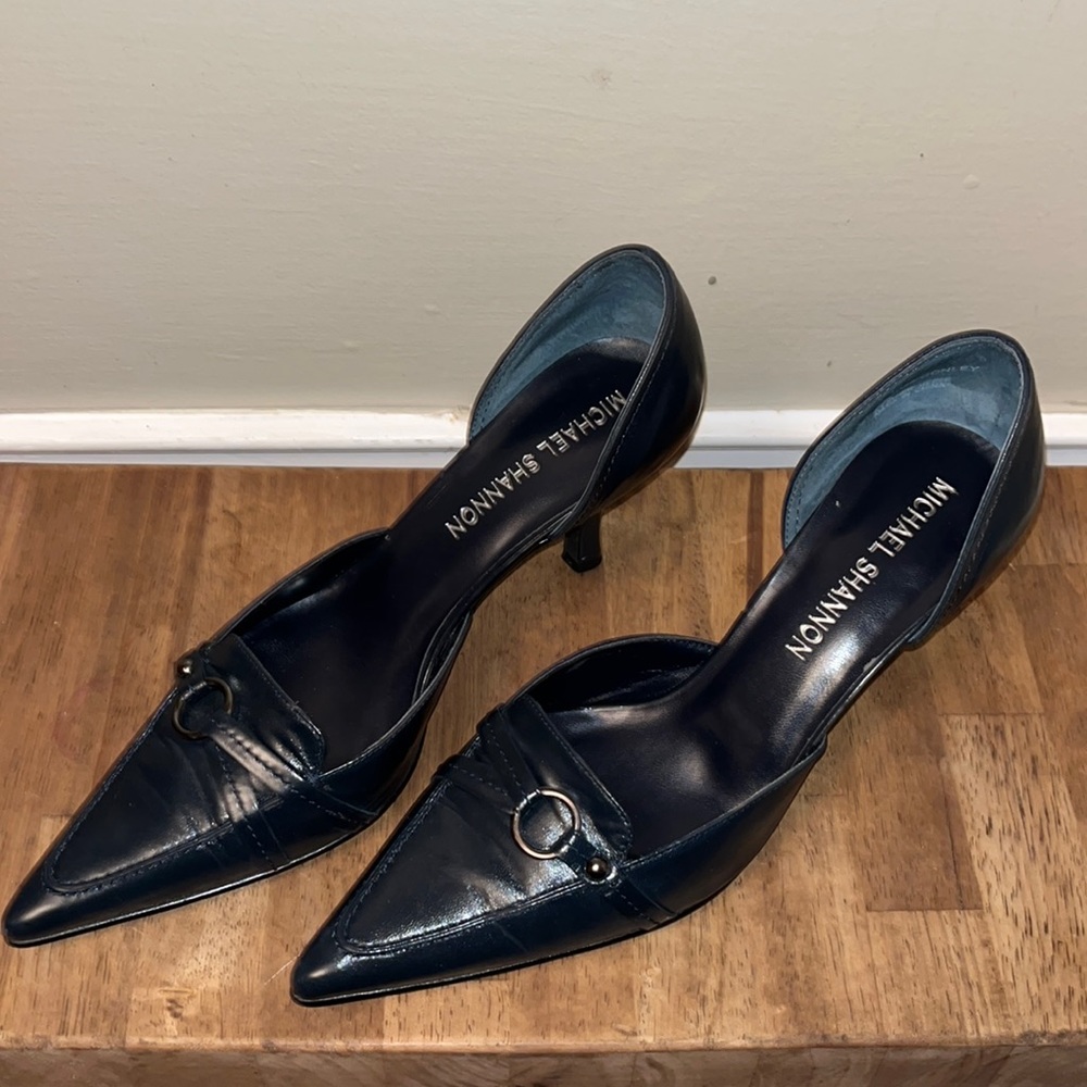 Preloved Leather Navy Micheal Shannon Pointed Toe Small Heel Gunmetal Buckle 7M